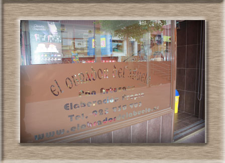 Escaparate de El Obrador del Abuelo