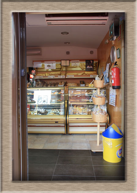 Frente tienda El Obrador del Abuelo